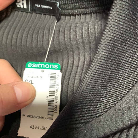 Selling north face gloves size medium. Paid 120$ for them plus tax. - Picture 3 of 5